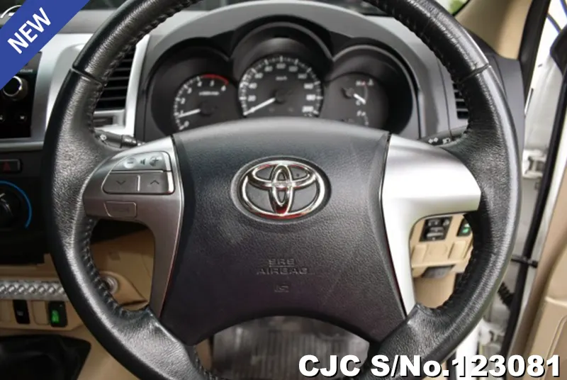 Toyota Hilux in White for Sale Image 8