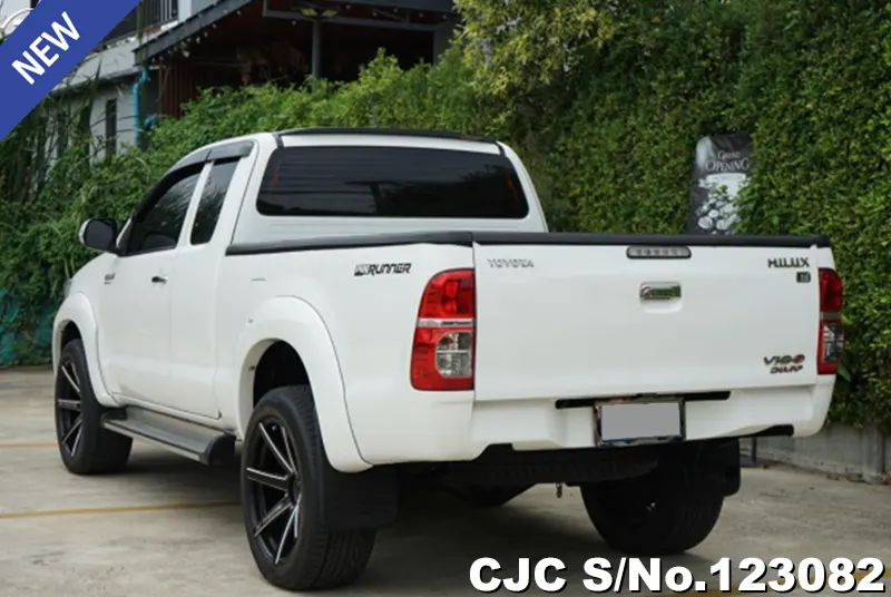 Toyota Hilux in White for Sale Image 1