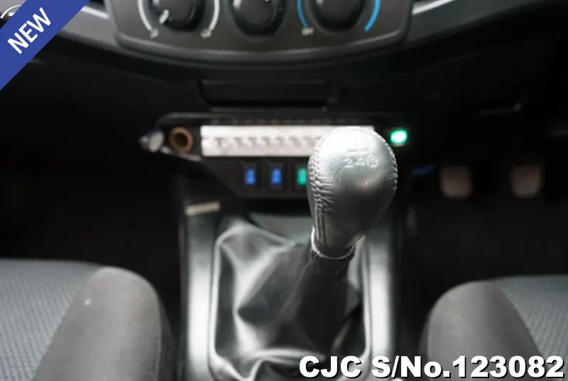 Toyota Hilux in White for Sale Image 12