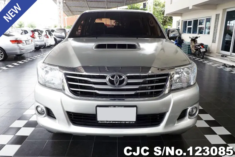 Toyota Hilux in Silver for Sale Image 4