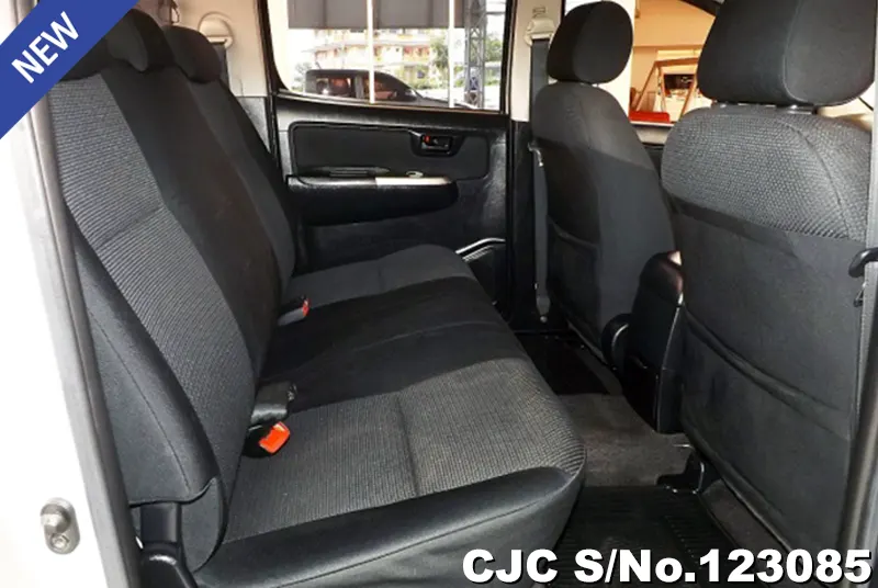 Toyota Hilux in Silver for Sale Image 9