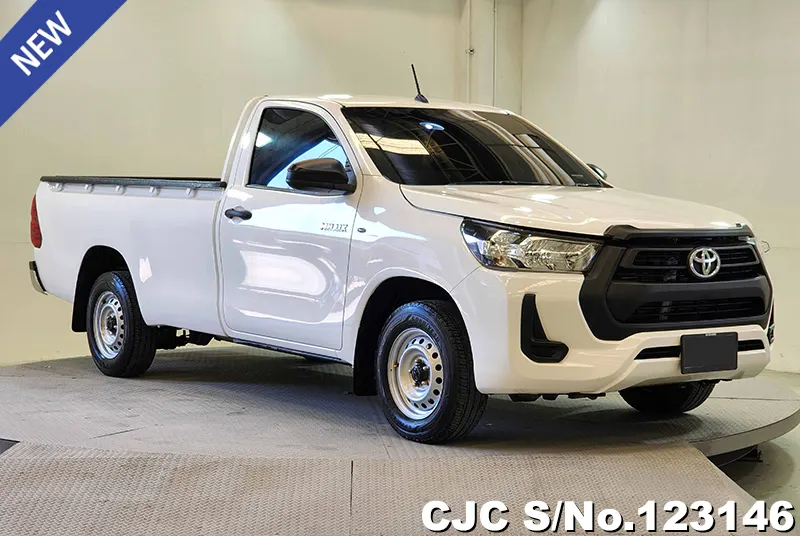 Toyota Hilux in White for Sale Image 0