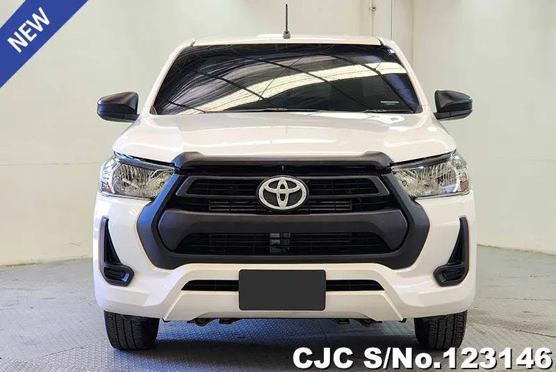 Toyota Hilux in White for Sale Image 3
