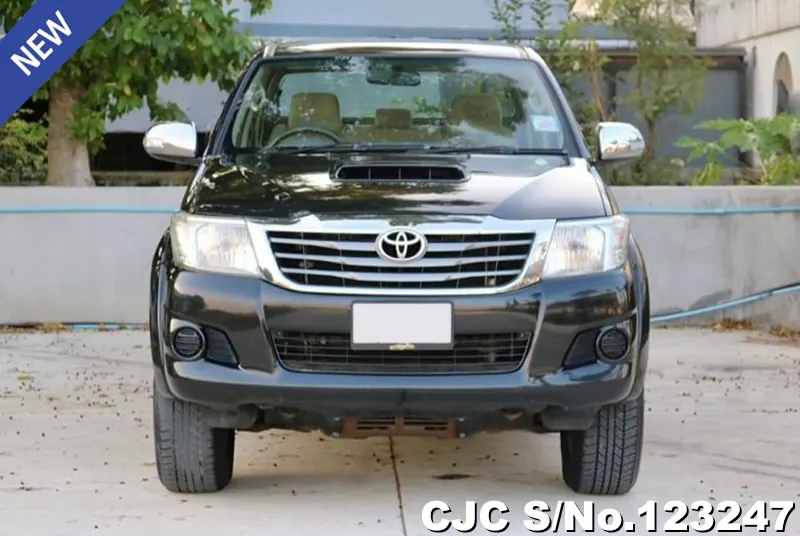 Toyota Hilux in Black for Sale Image 4