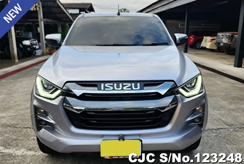 Isuzu D-Max in Silver for Sale Image 2
