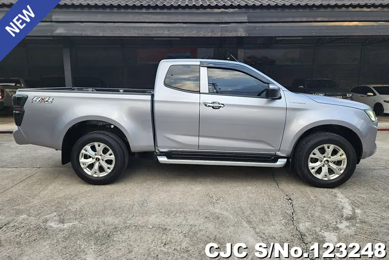 Isuzu D-Max in Silver for Sale Image 4