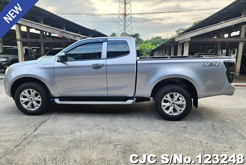 Isuzu D-Max in Silver for Sale Image 5