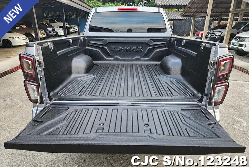 Isuzu D-Max in Silver for Sale Image 6