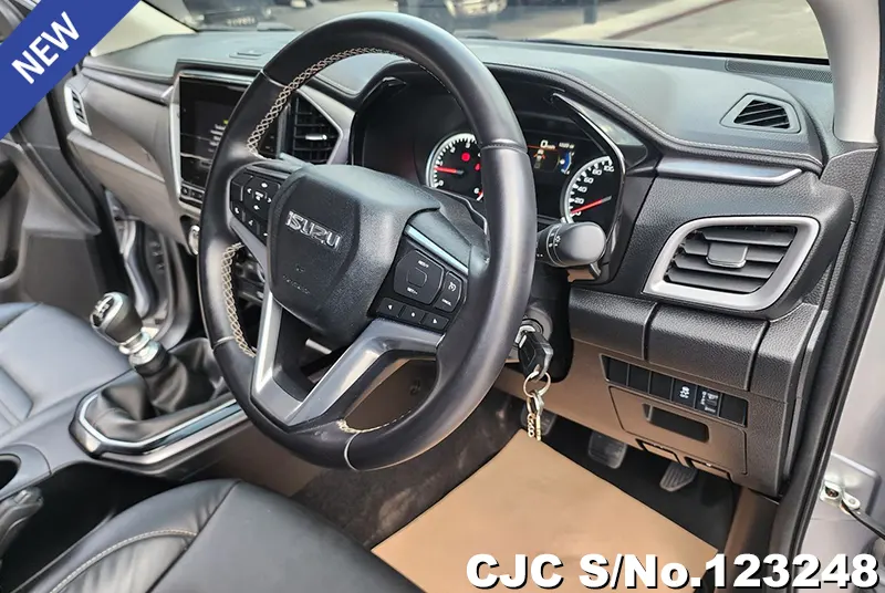 Isuzu D-Max in Silver for Sale Image 8