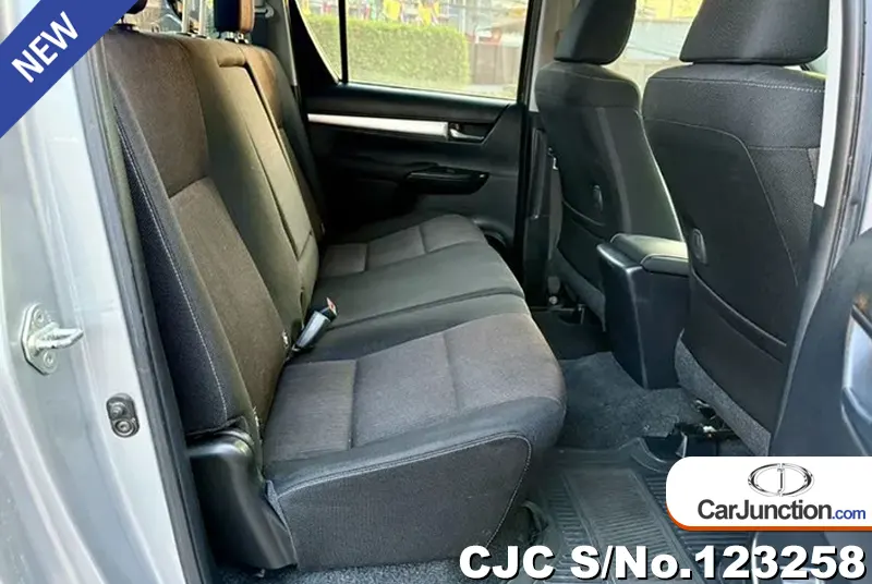 Toyota Hilux in Silver for Sale Image 11