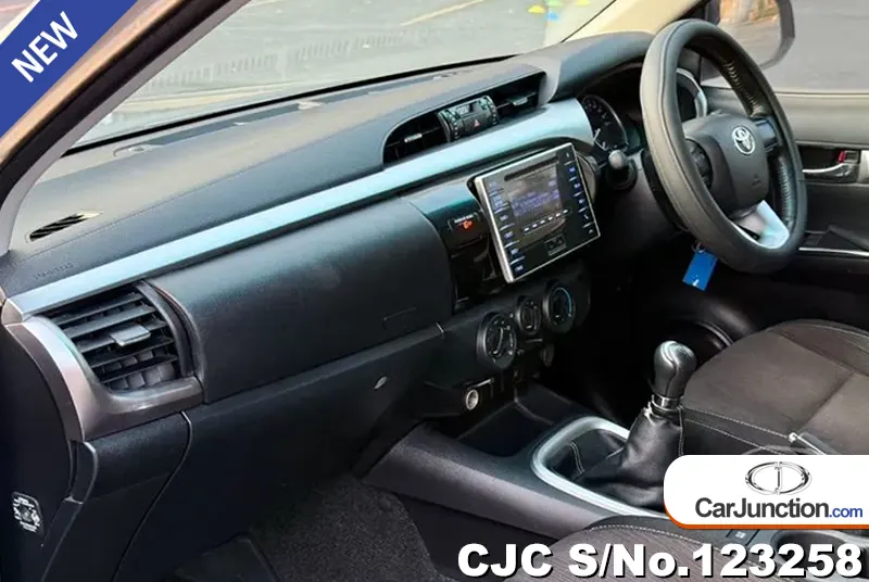 Toyota Hilux in Silver for Sale Image 12