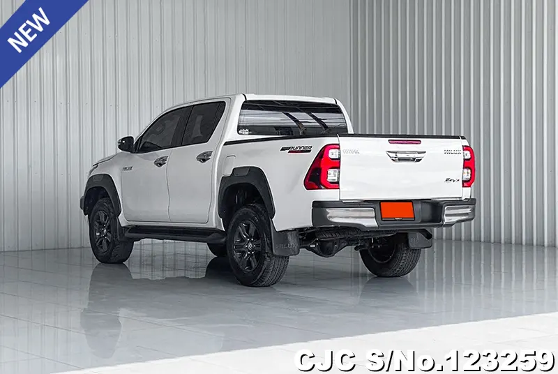 Toyota Hilux in White for Sale Image 2