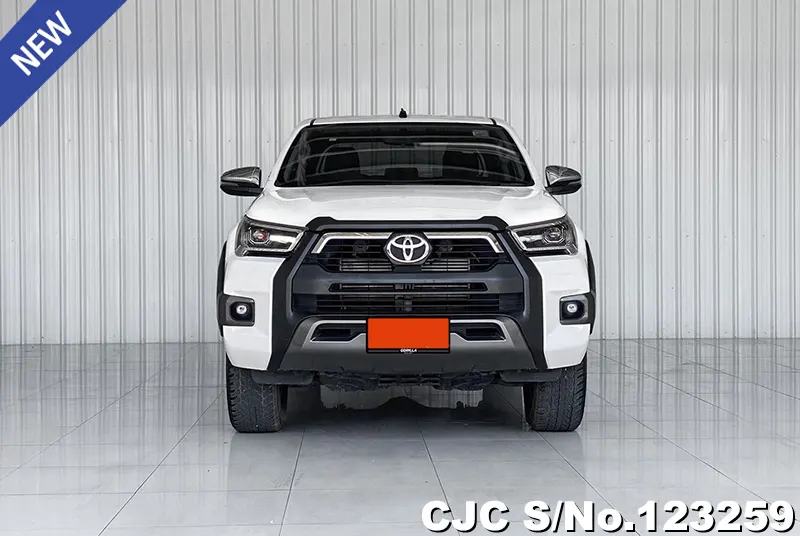Toyota Hilux in White for Sale Image 4