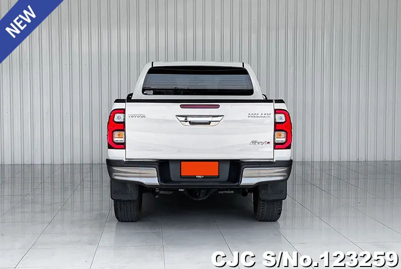 Toyota Hilux in White for Sale Image 5