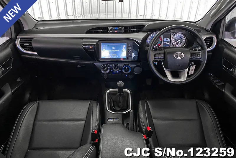 Toyota Hilux in White for Sale Image 6