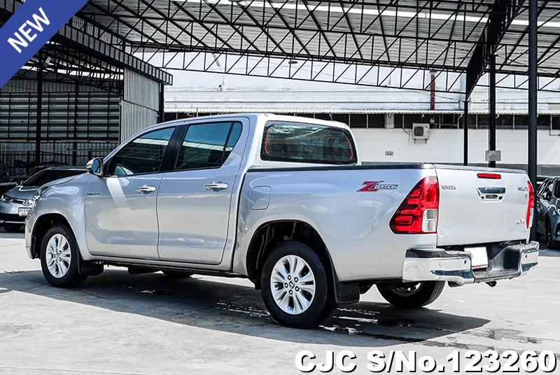 Toyota Hilux in Silver for Sale Image 1