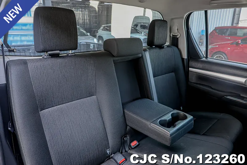 Toyota Hilux in Silver for Sale Image 12
