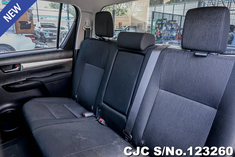 Toyota Hilux in Silver for Sale Image 13