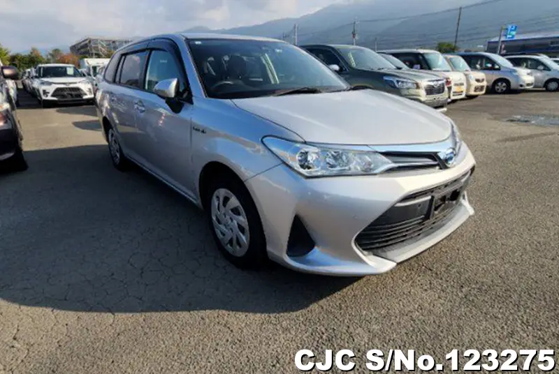 Toyota / Corolla Fielder 2018