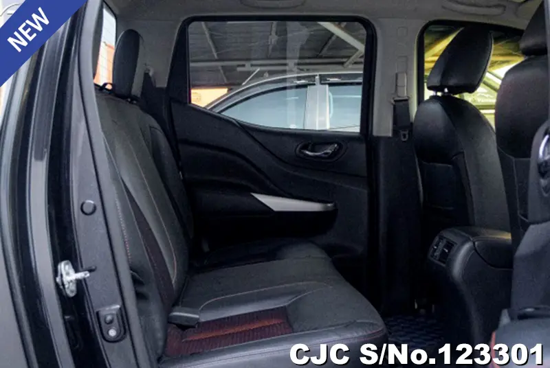 Nissan Navara in Black for Sale Image 7