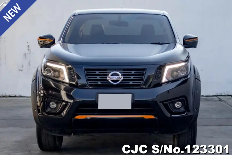 Nissan Navara in Black for Sale Image 3