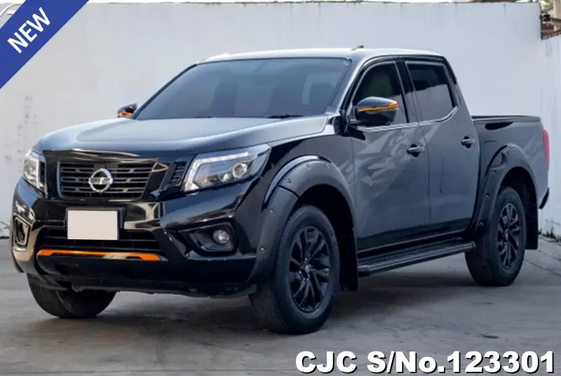 Nissan Navara in Black for Sale Image 2