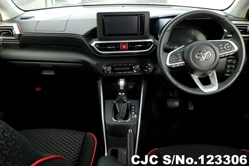 Toyota Raize in Silver for Sale Image 10