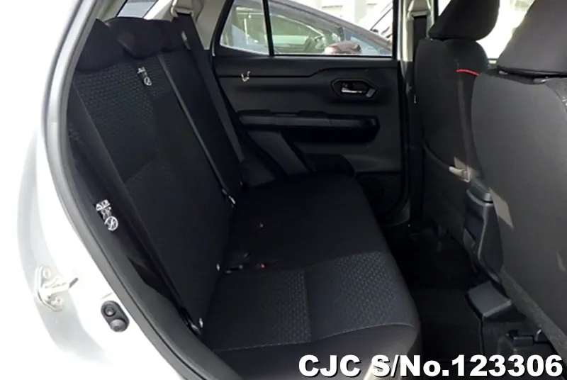 Toyota Raize in Silver for Sale Image 13