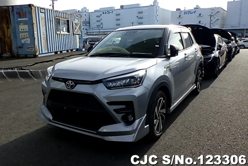 Toyota Raize in Silver for Sale Image 3