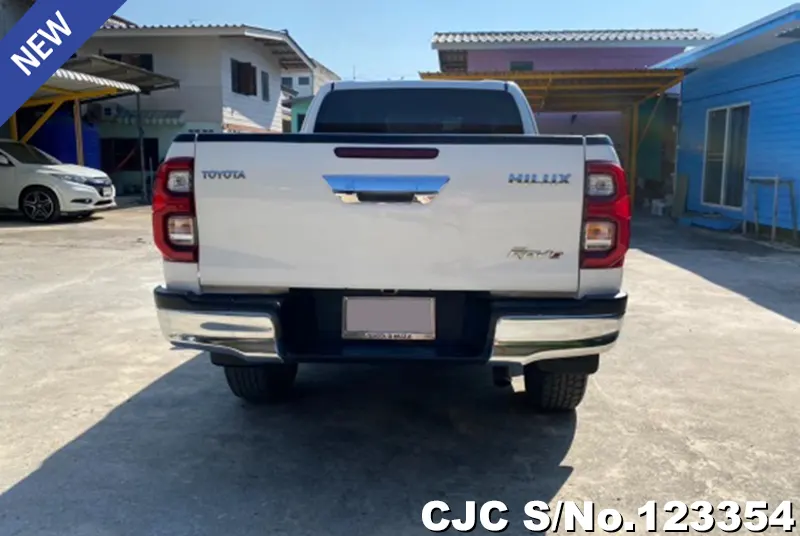 Toyota Hilux in White for Sale Image 1
