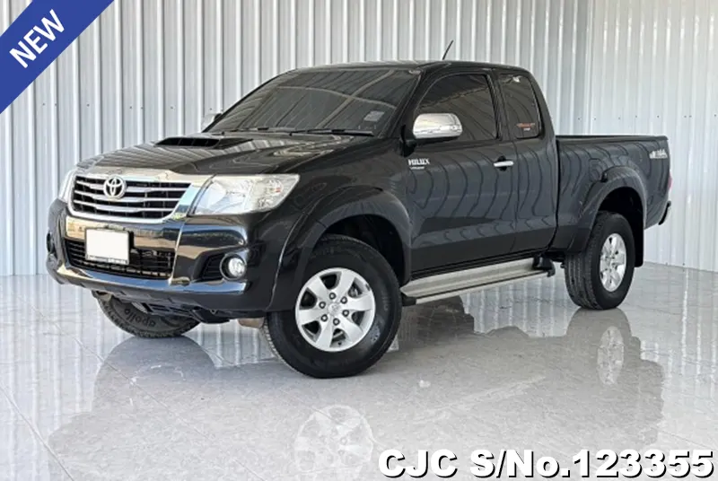 Toyota Hilux in Black for Sale Image 3