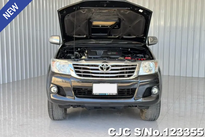 Toyota Hilux in Black for Sale Image 12