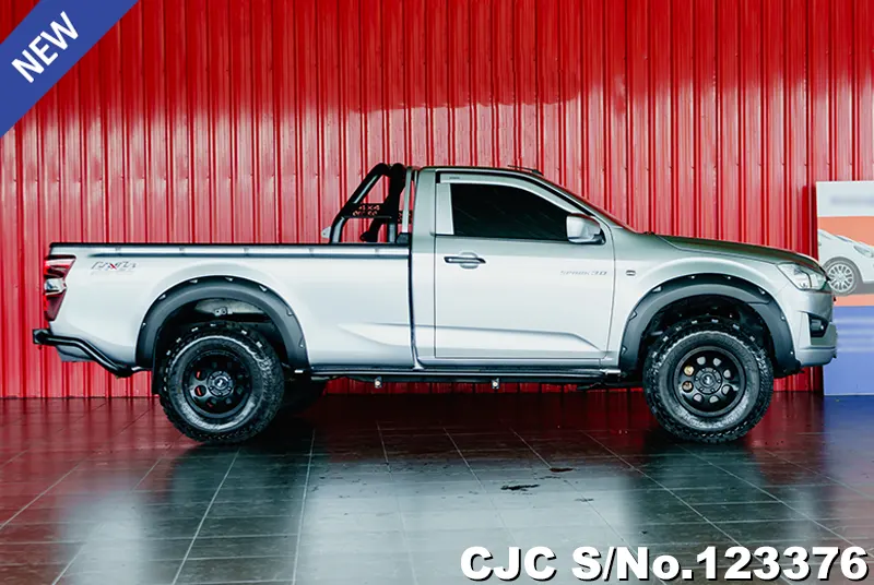 Isuzu D-Max in Silver for Sale Image 3
