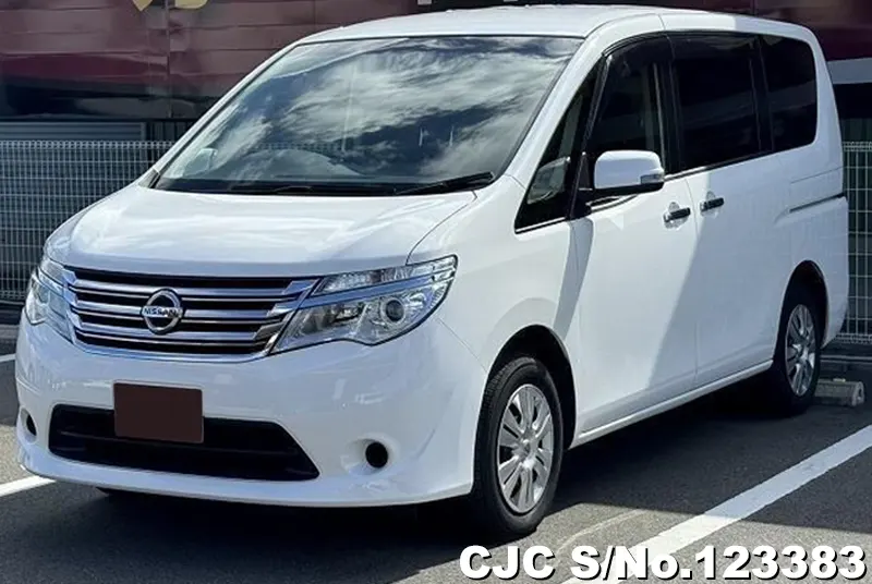 Nissan / Serena 2015