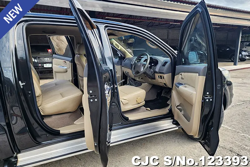 Toyota Hilux in Black for Sale Image 10