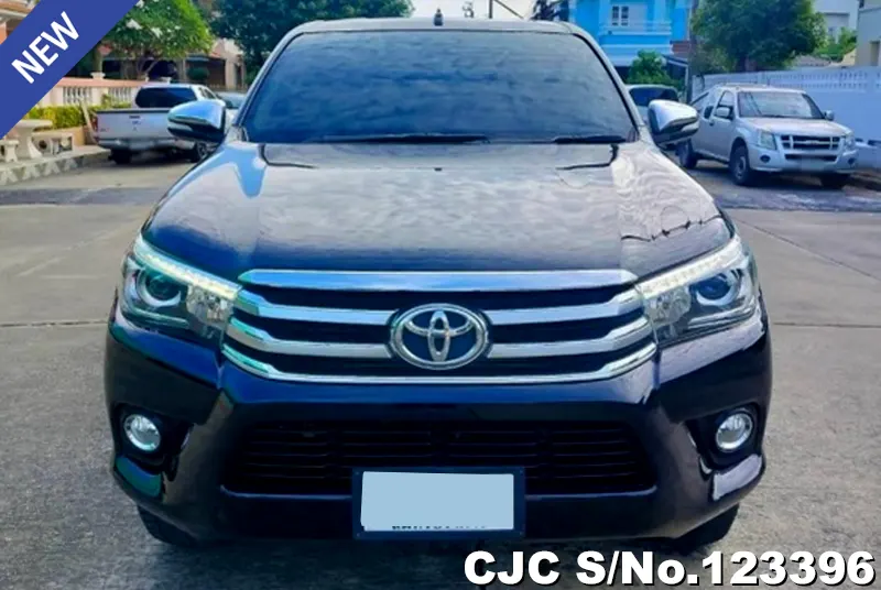 Toyota Hilux in Black for Sale Image 4