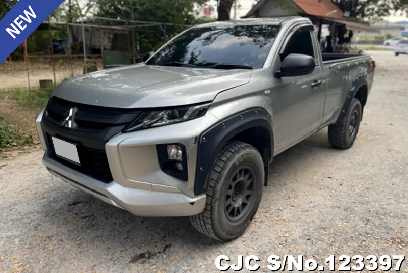 Mitsubishi Triton in Silver for Sale Image 3