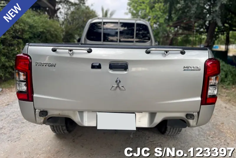 Mitsubishi Triton in Silver for Sale Image 4
