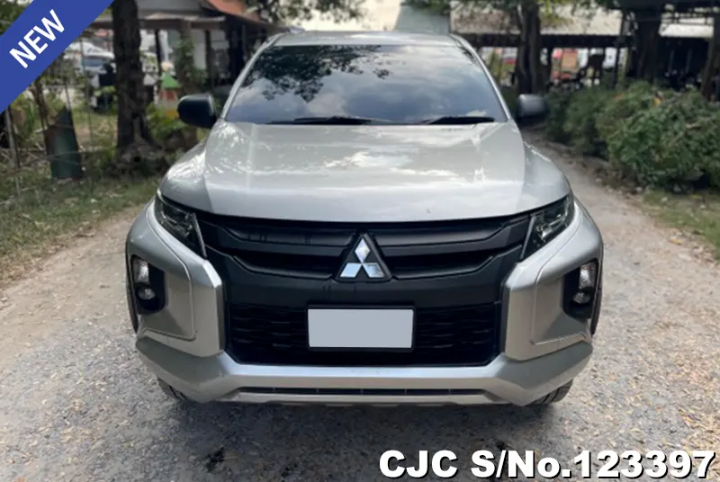 Mitsubishi Triton in Silver for Sale Image 5