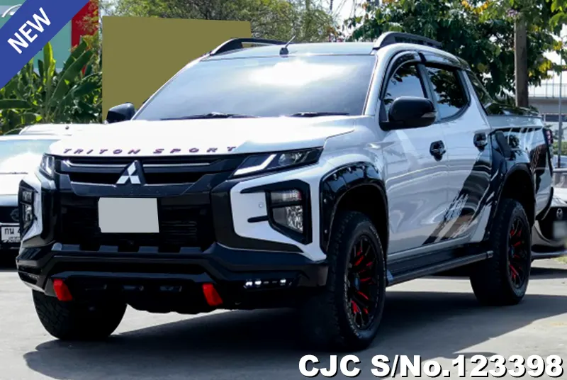 Mitsubishi Triton in White for Sale Image 2