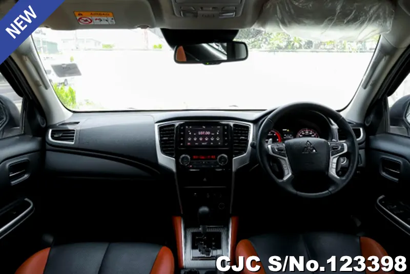 Mitsubishi Triton in White for Sale Image 3