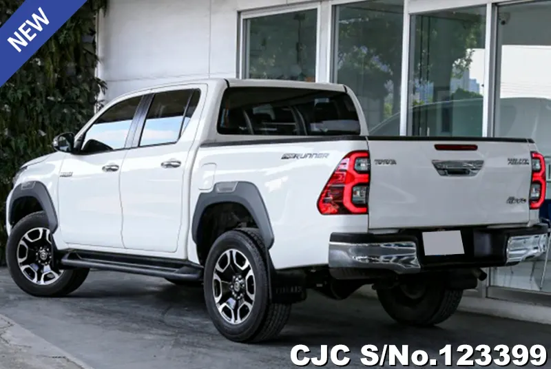 Toyota Hilux in White for Sale Image 1