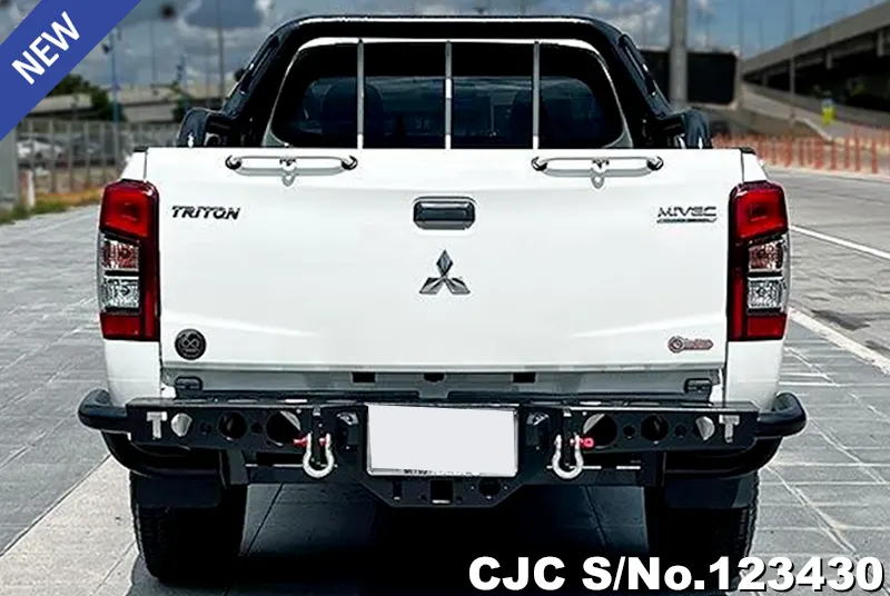 Mitsubishi Triton in White for Sale Image 3
