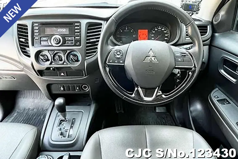 Mitsubishi Triton in White for Sale Image 7