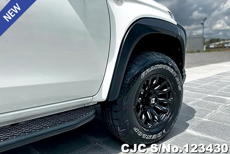 Mitsubishi Triton in White for Sale Image 12