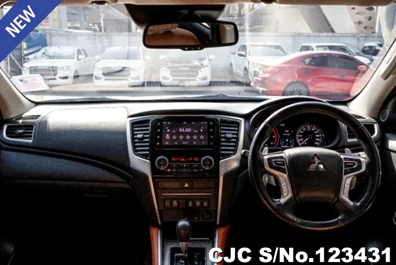 Mitsubishi Triton in White for Sale Image 5