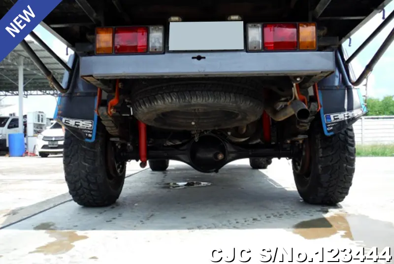 Toyota Hilux in Gray for Sale Image 8
