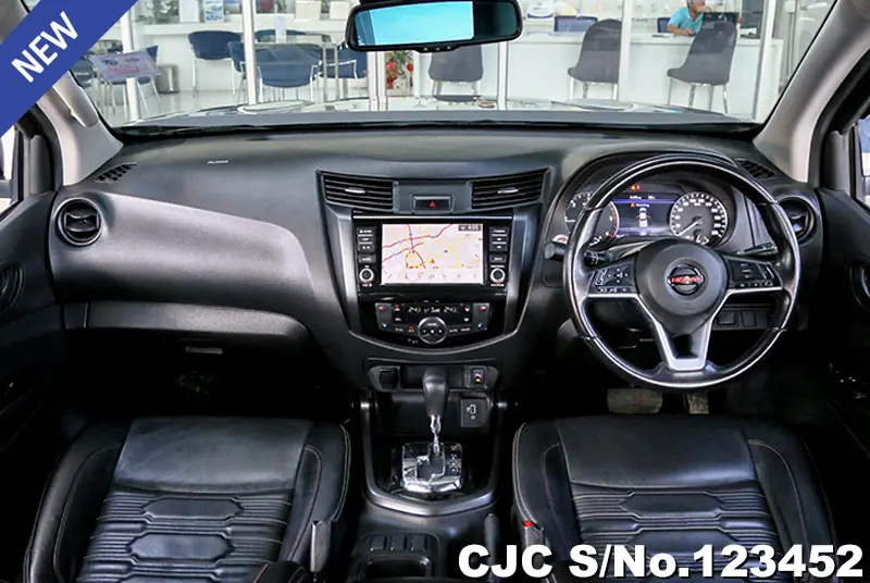 Nissan Navara in Gray for Sale Image 7