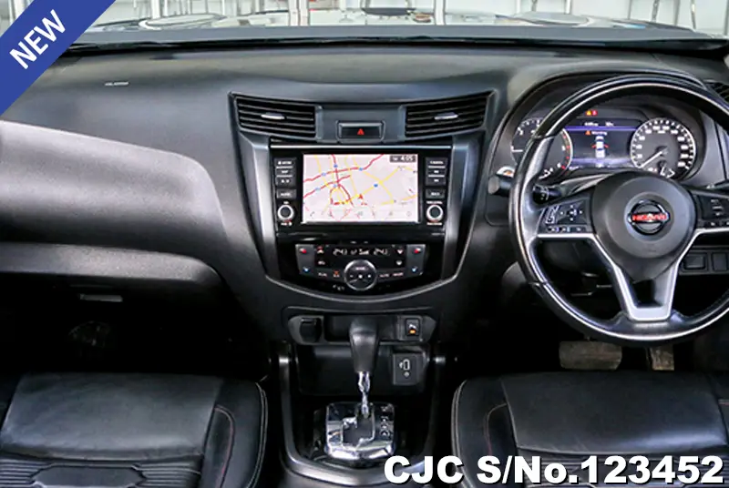 Nissan Navara in Gray for Sale Image 8
