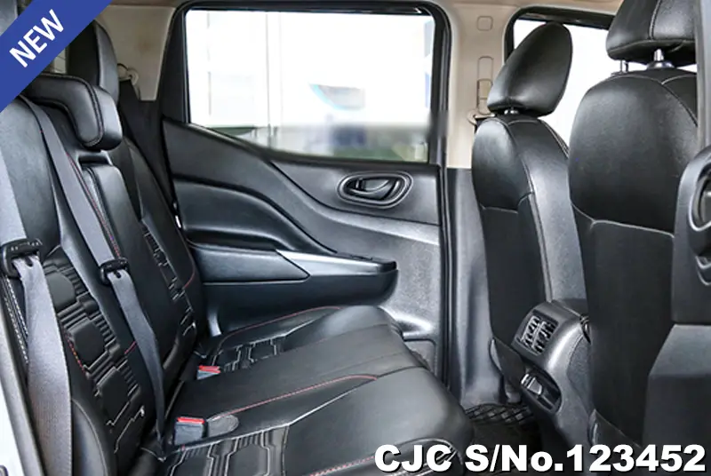 Nissan Navara in Gray for Sale Image 9